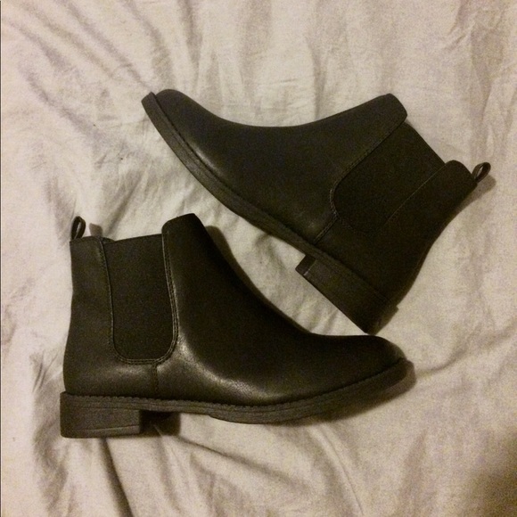 H&M Shoes - H&M Chelsea black boots, 40, NWOT